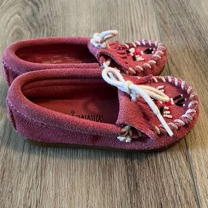 Minnetonka toddler moccasins, size 7